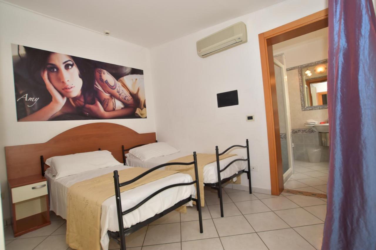 Hotel Villa Del Parco Rimini Kültér fotó