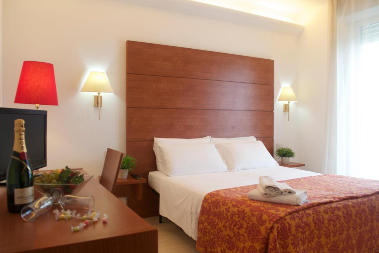 Hotel Villa Del Parco Rimini Kültér fotó