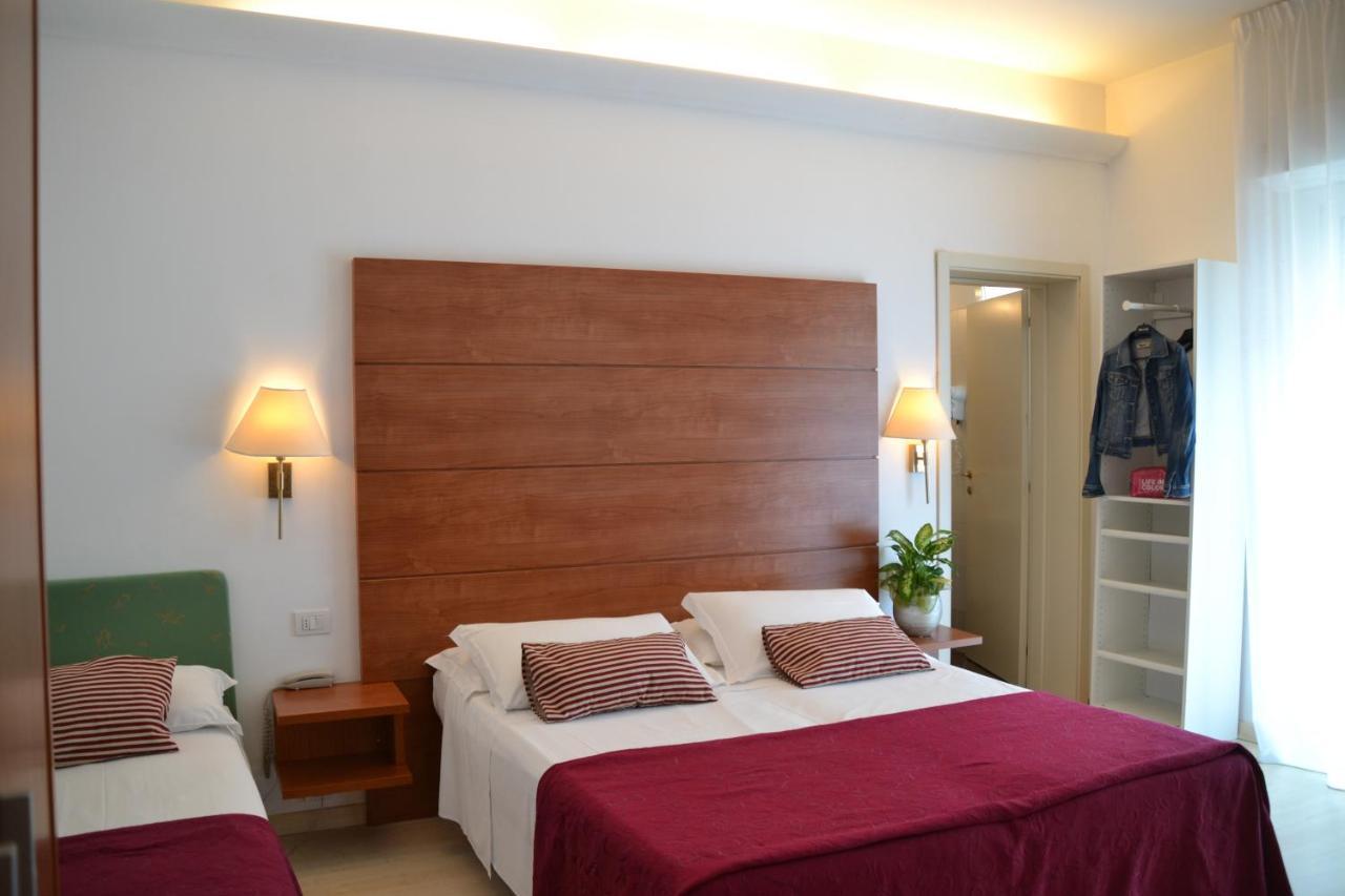 Hotel Villa Del Parco Rimini Kültér fotó