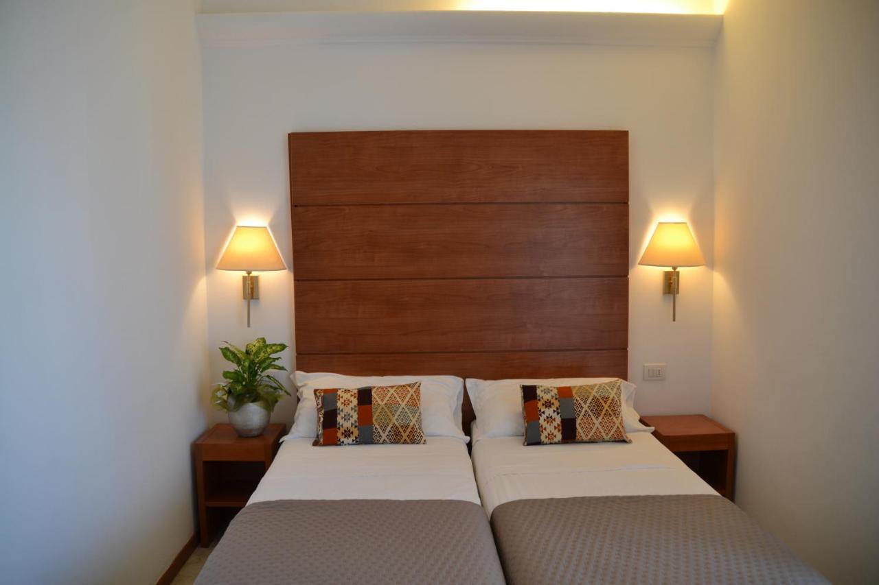 Hotel Villa Del Parco Rimini Kültér fotó