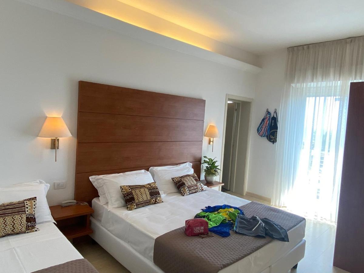 Hotel Villa Del Parco Rimini Kültér fotó