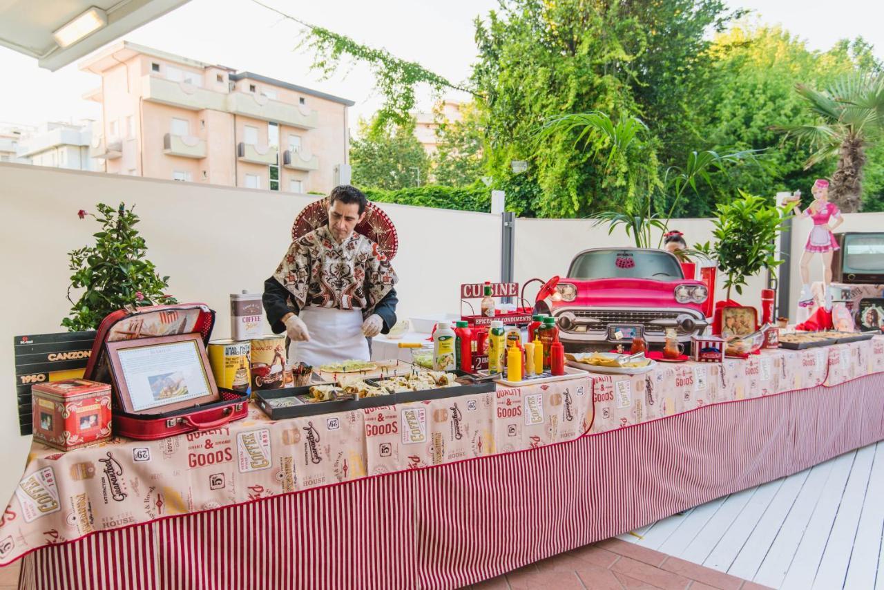 Hotel Villa Del Parco Rimini Kültér fotó